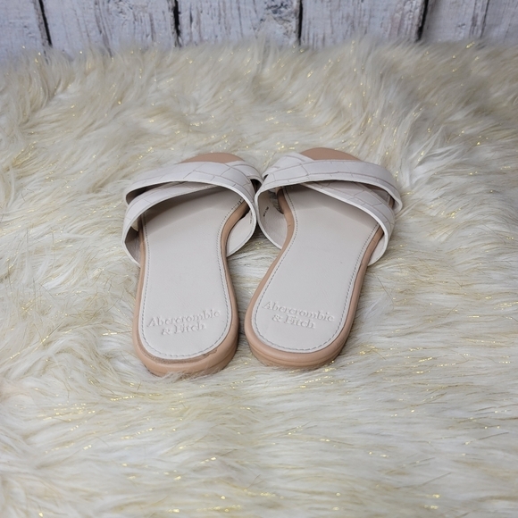 Abercrombie & Fitch Criss Cross Slide Sand… - Picture 5 of 8